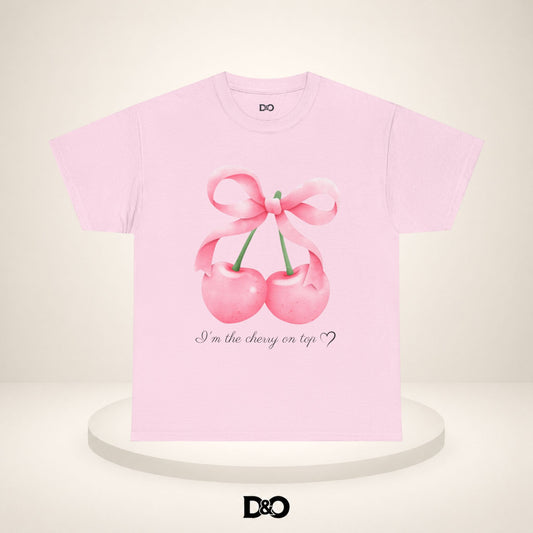 Kirsche Oben T-Shirt — "Ich bin die Kirsche obendrauf" Grafik-Tee